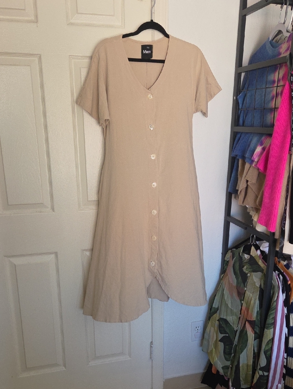 Mien Beige Button-Front V-Neck Midi Dress Medium
